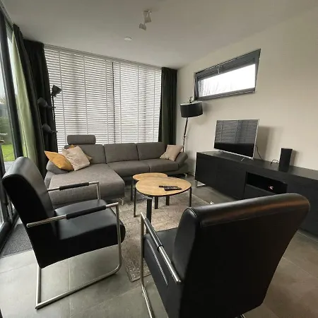 Holiday home Luxe Wellness Woning Met Prive Buitensauna *